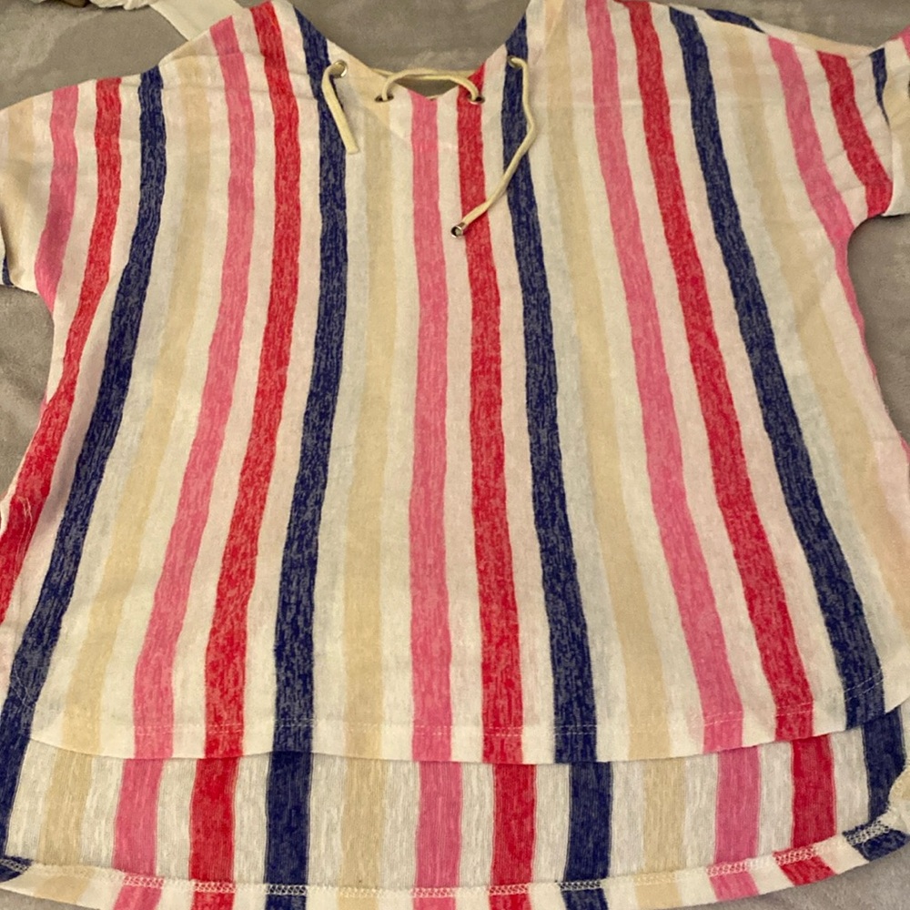 Short sleve multi colored top